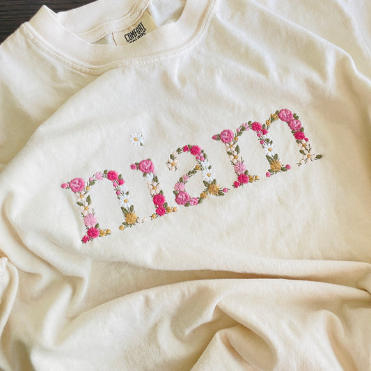 Floral Niam Embroidered T-shirt